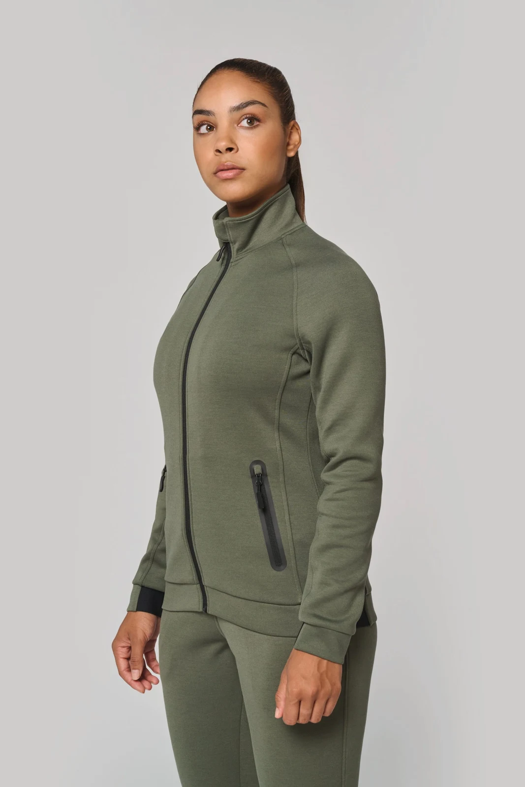 Damenjacke mit hochgeschlossenem Kragen